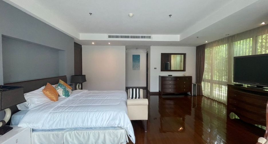 For sale 4 bedrooms condo in Khlong Toei, Bangkok