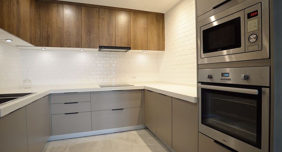 For sale 3 bedrooms apartment in Watthana, Bangkok