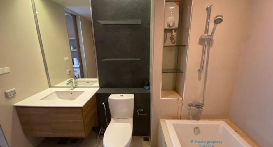 For sale 1 bed condo in Si Racha, Chonburi