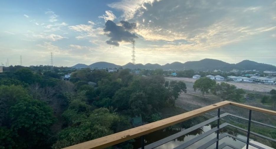 For sale 1 bed condo in Si Racha, Chonburi