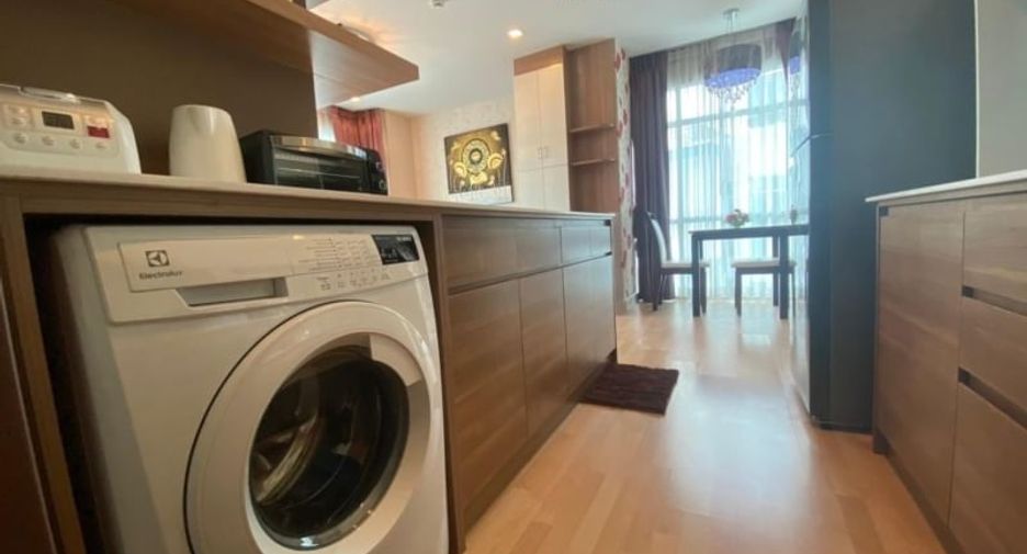 For sale 1 bed condo in Si Racha, Chonburi