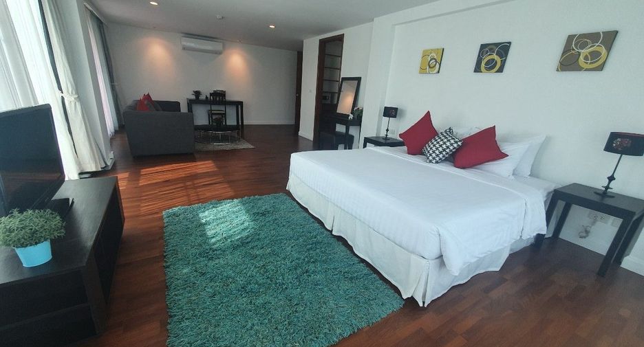 À louer 4 chambres condo à Sathon, Bangkok