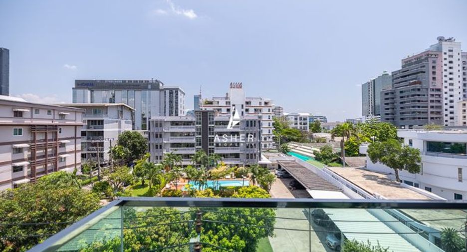 À louer 3 chambres condo à Khlong Toei, Bangkok