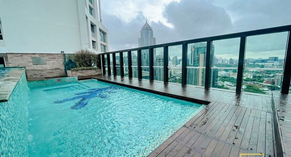 For rent 2 bed serviced apartment in Pathum Wan, Bangkok