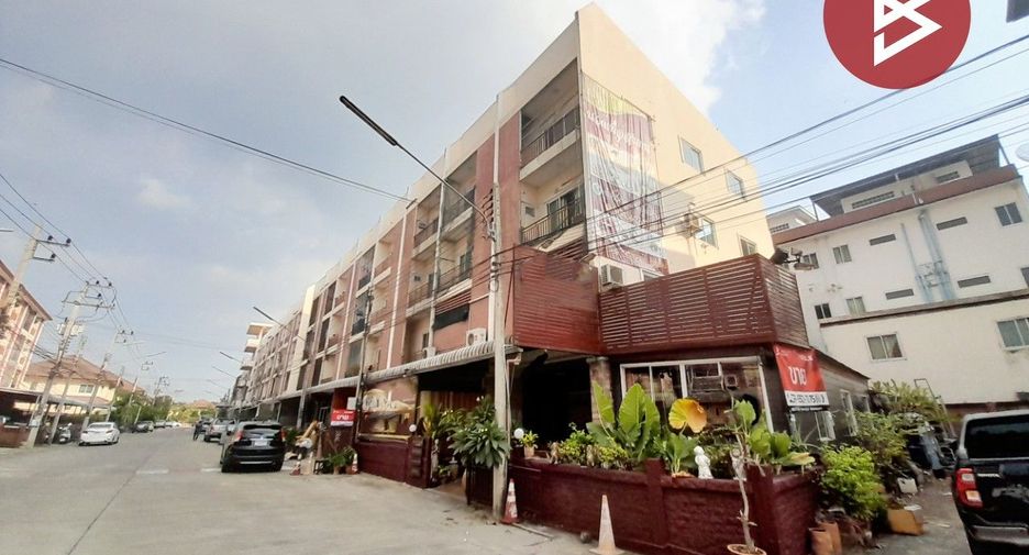 For sale 18 bed retail Space in Mueang Pathum Thani, Pathum Thani