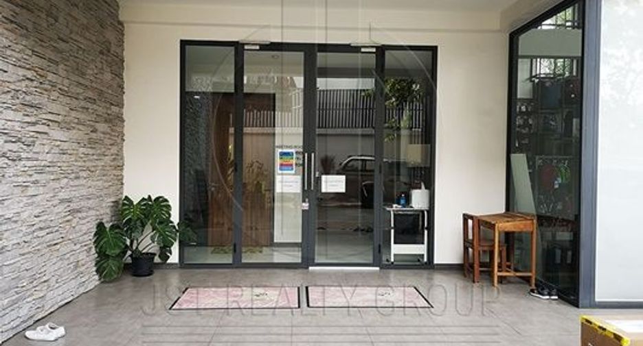 出售 仓库 在 Phra Khanong, 曼谷