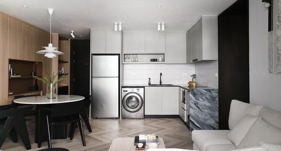 For sale 2 ベッドルーム condo in Pathum Wan, Bangkok