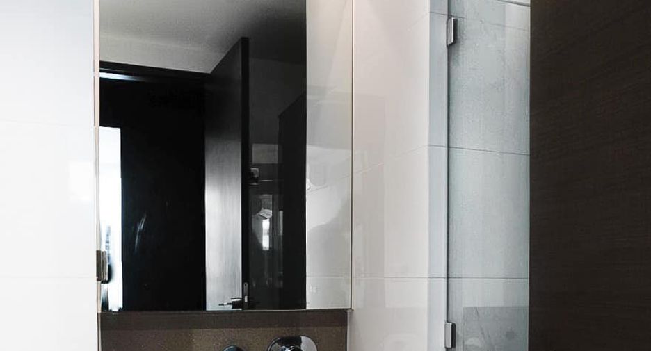 For sale 2 ベッドルーム condo in Pathum Wan, Bangkok