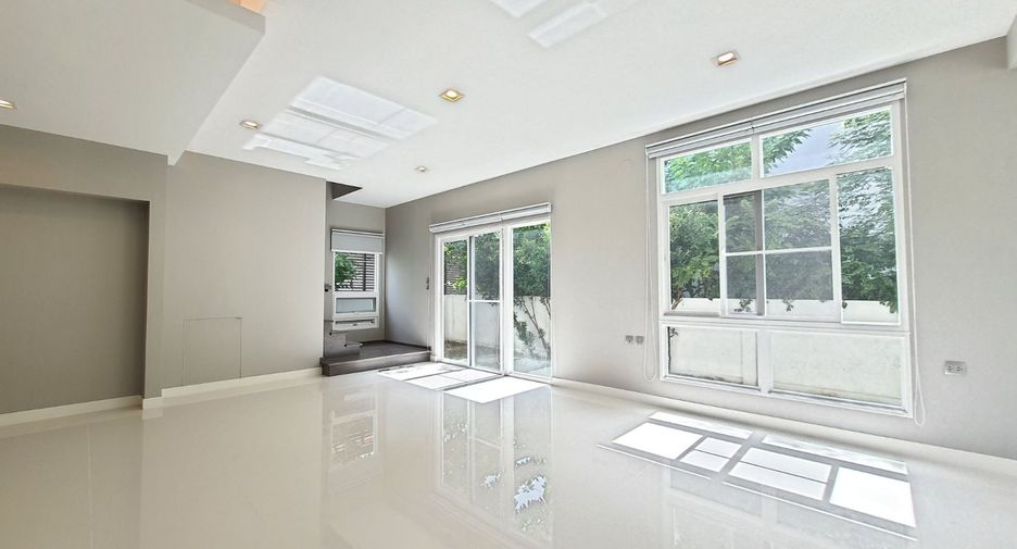 Casa en venta de 4 habitaciones en Bang Bua Thong, Nonthaburi