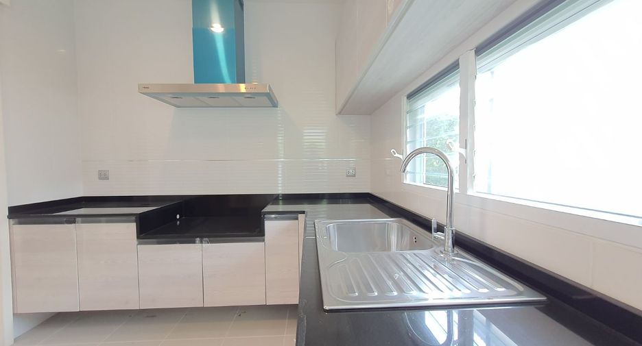 Casa en venta de 4 habitaciones en Bang Bua Thong, Nonthaburi