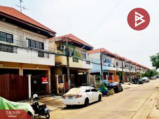 For sale 3 bed townhouse in Lat Krabang, Bangkok