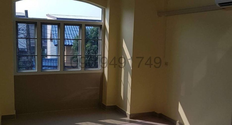 For rent 2 bedrooms townhouse in Bang Khae, Bangkok