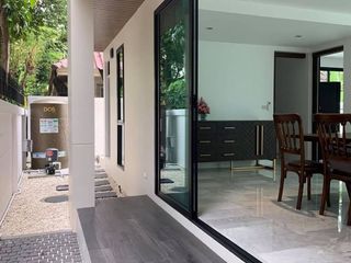 Apartamento en alquiler y en venta de 4 habitaciones en Huai Khwang, Bangkok