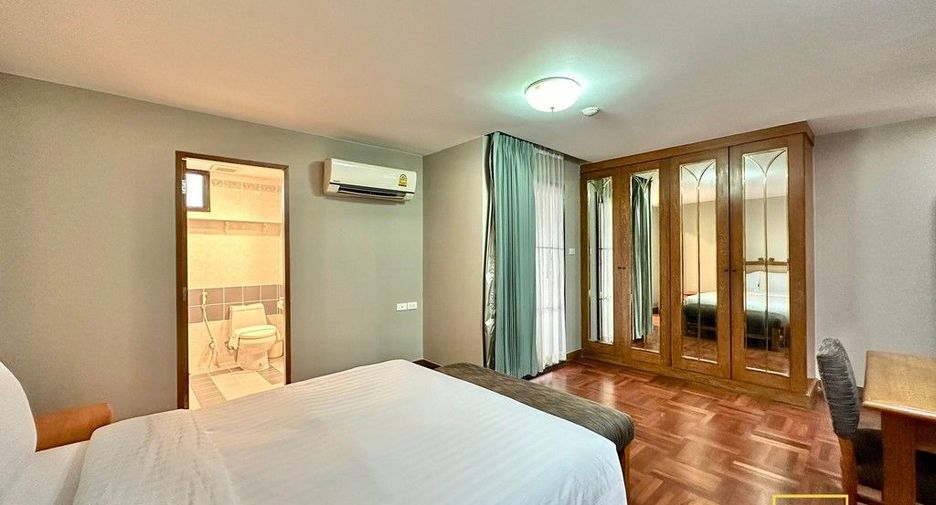 À louer 2 chambres condo à Watthana, Bangkok
