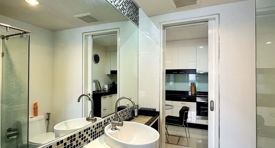 For sale 3 ベッドルーム apartment in Kathu, Phuket