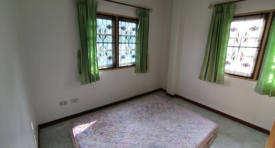 For sale 4 Beds house in Ban Bueng, Chonburi
