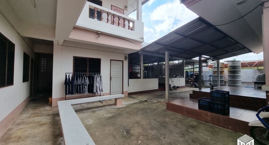 For sale 14 Beds retail Space in San Kamphaeng, Chiang Mai