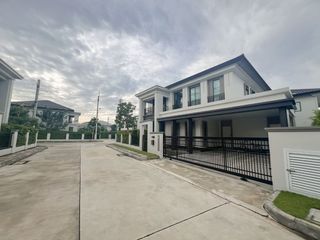For sale 4 Beds house in Mueang Pathum Thani, Pathum Thani