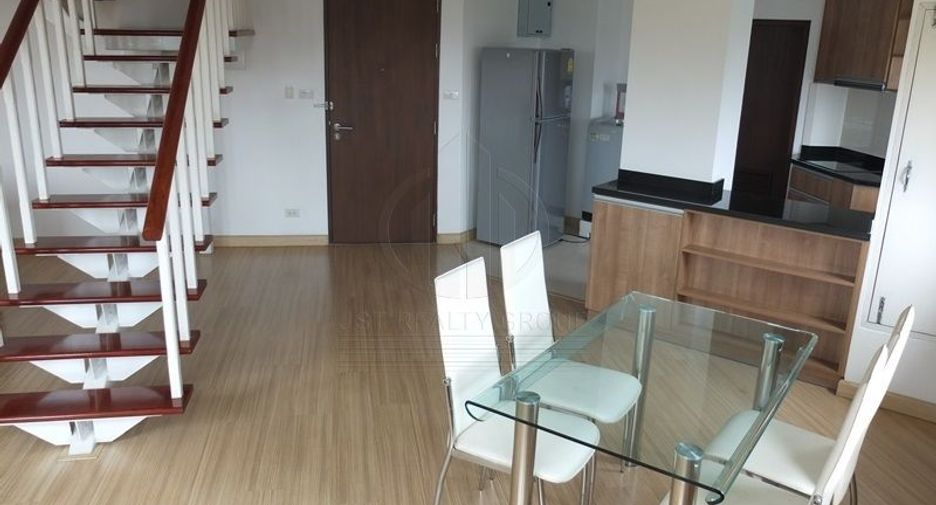 Condo en alquiler de 2 habitaciones en Khlong Toei, Bangkok