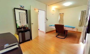 For sale 3 bedrooms townhouse in Prawet, Bangkok