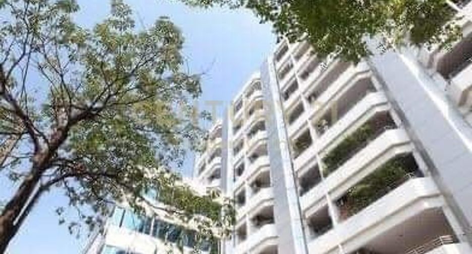 For sale 3 bedrooms condo in Phaya Thai, Bangkok