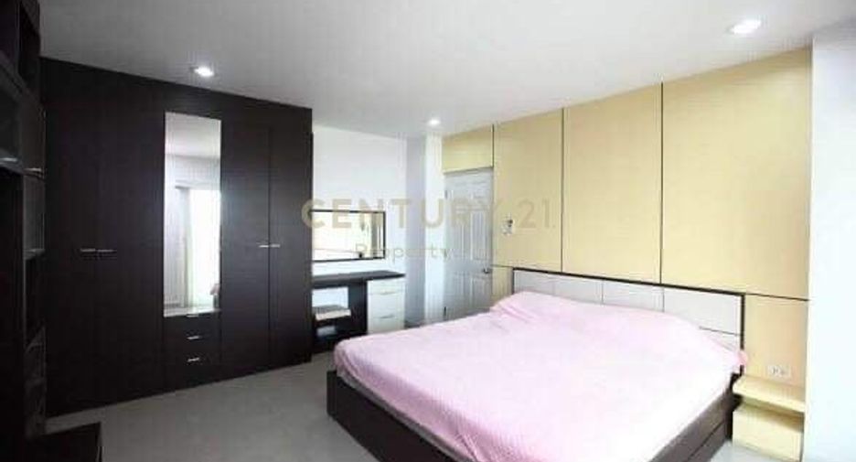 For sale 3 bedrooms condo in Phaya Thai, Bangkok