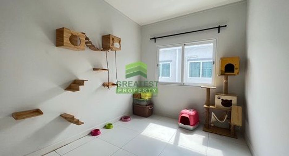 For sale 4 Beds townhouse in Bang Khae, Bangkok