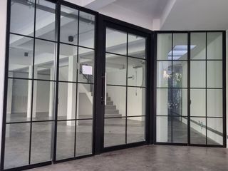 For rent 3 bed retail Space in Khlong Toei, Bangkok