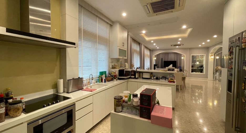 For sale 3 bedrooms house in Bueng Kum, Bangkok