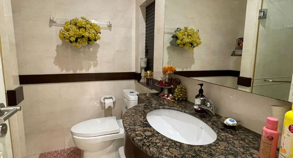 For sale 3 bedrooms house in Bueng Kum, Bangkok