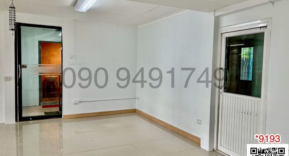 For rent 2 bedrooms house in Wang Thonglang, Bangkok