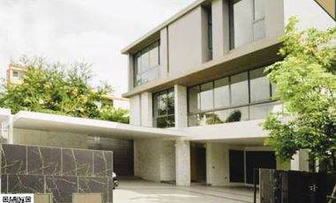 For rent and for sale 5 bedrooms house in Watthana, Bangkok