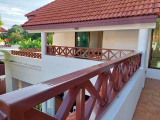 For rent 4 bedrooms house in Watthana, Bangkok
