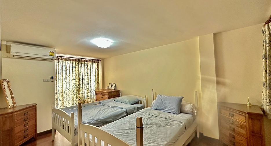 For rent 4 Beds townhouse in Hua Hin, Prachuap Khiri Khan