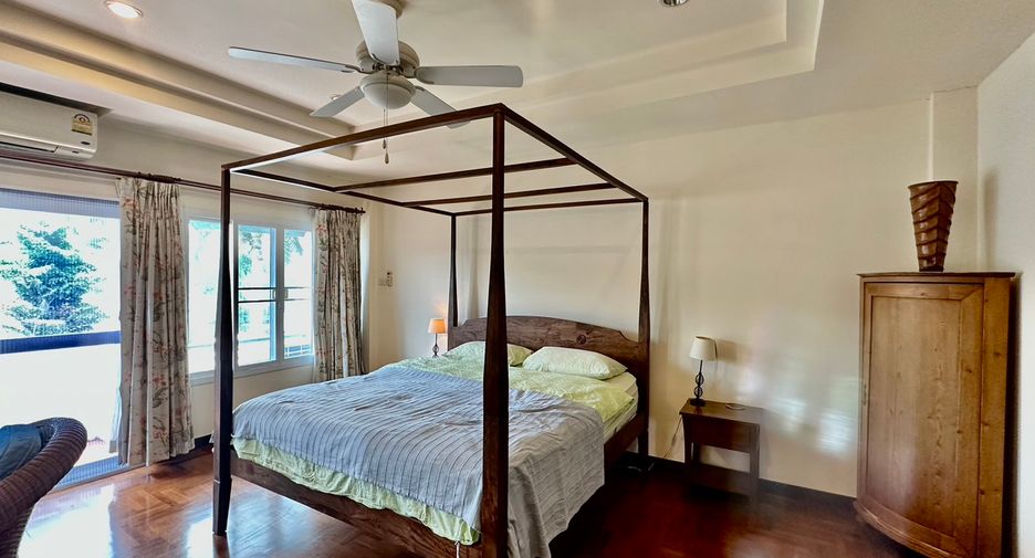 For rent 4 bed townhouse in Hua Hin, Prachuap Khiri Khan