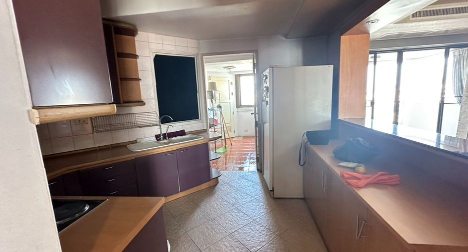 For sale 3 bedrooms condo in Bang Kho Laem, Bangkok
