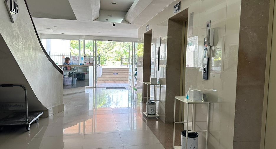 For sale 3 bedrooms condo in Bang Kho Laem, Bangkok