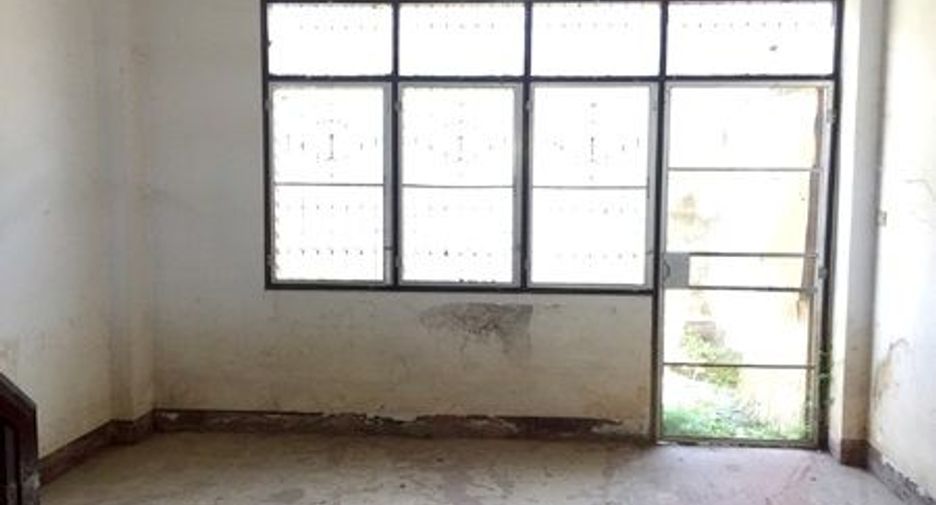 Продажа 2 спальни таунхаус в Mueang Lampang, Lampang