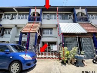 For sale 2 bedrooms townhouse in Mueang Lampang, Lampang
