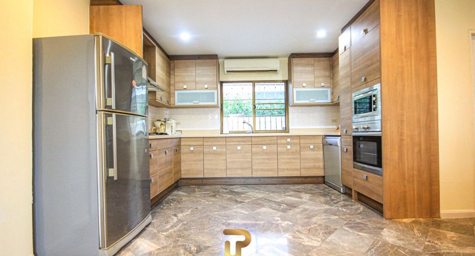 For sale 3 bedrooms villa in Cha Am, Phetchaburi