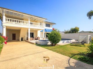 For sale 3 bedrooms villa in Cha Am, Phetchaburi