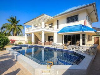 For sale 3 bedrooms villa in Cha Am, Phetchaburi