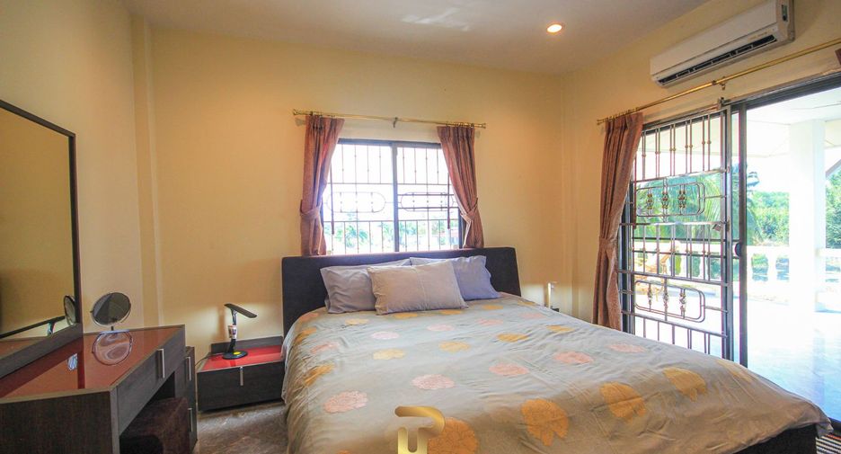 For sale 3 bedrooms villa in Cha Am, Phetchaburi