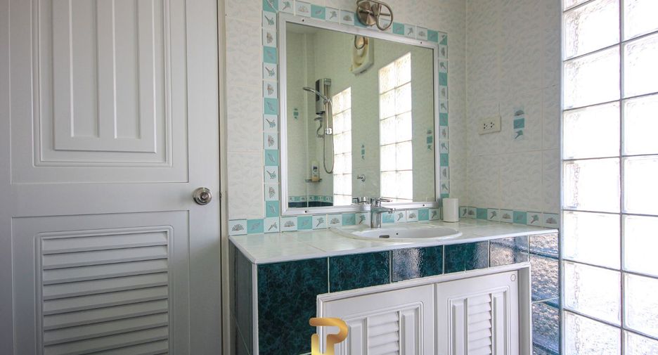 For sale 3 bedrooms villa in Cha Am, Phetchaburi