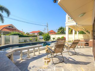 For sale 3 bedrooms villa in Cha Am, Phetchaburi