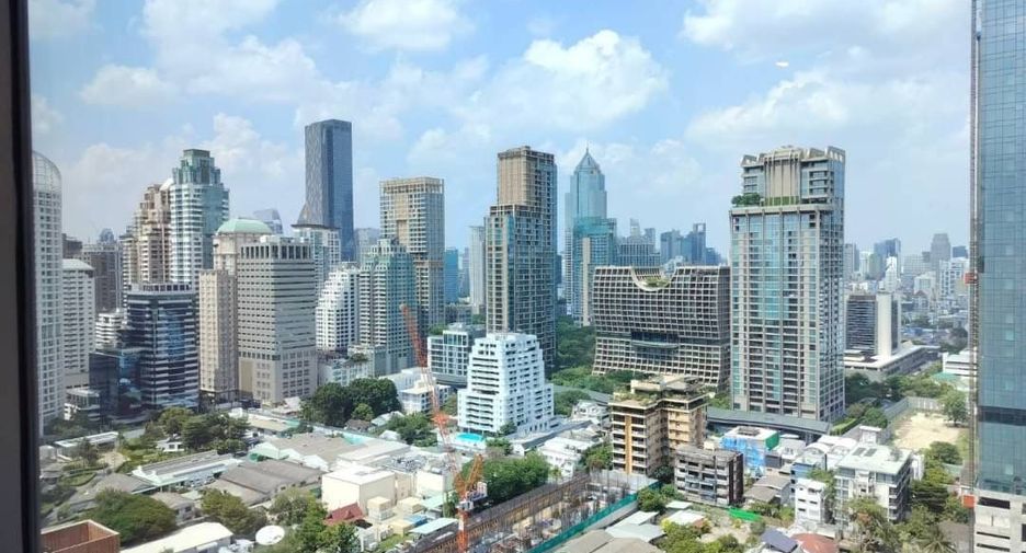 À louer et à vendre 2 chambres condo à Pathum Wan, Bangkok