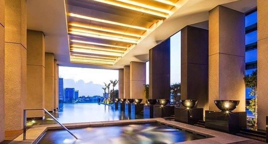 À louer et à vendre 2 chambres condo à Pathum Wan, Bangkok