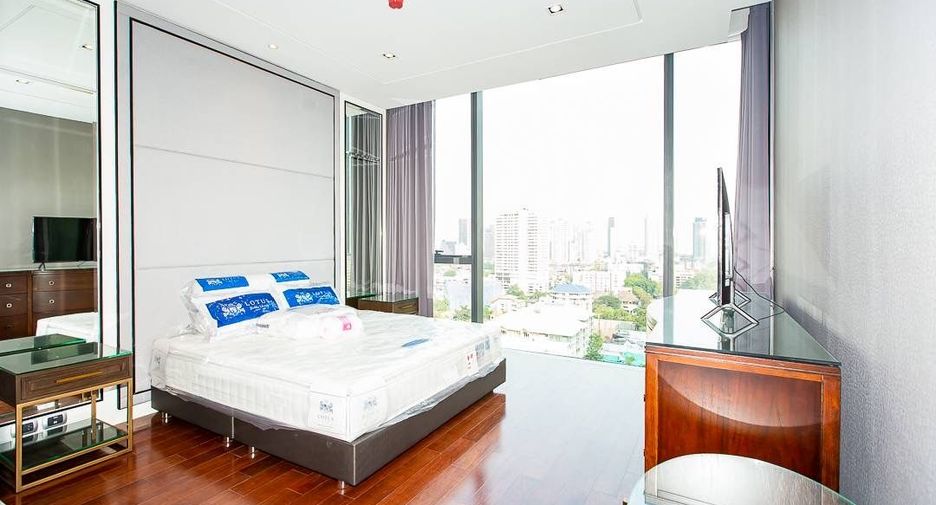 For rent and for sale 2 bedrooms condo in Khlong Toei, Bangkok