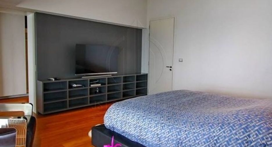 For sale 3 bedrooms condo in Watthana, Bangkok