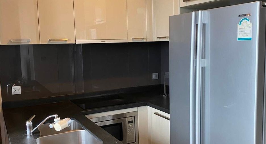 For rent and for sale studio condo in Watthana, Bangkok